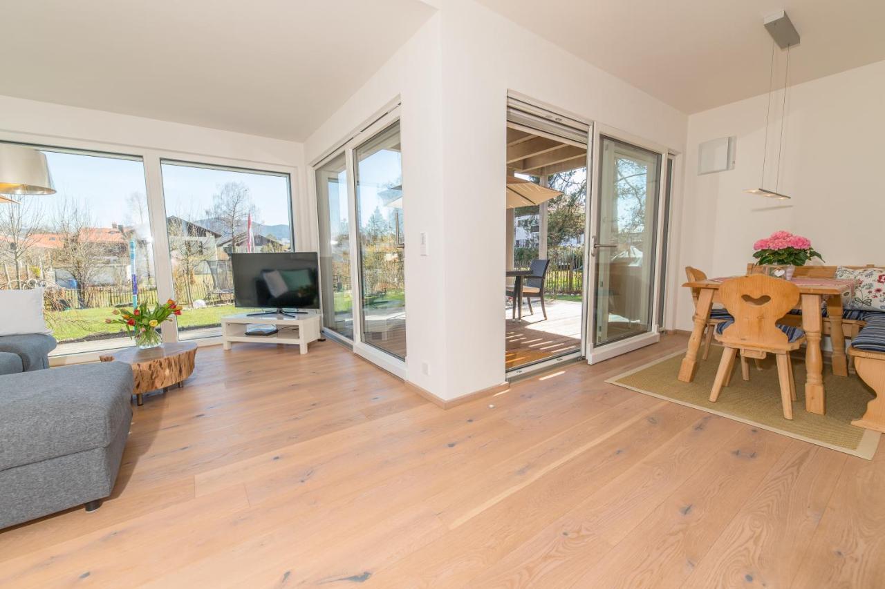 Helle Wohnung Mit Bergblick & Eigener Terrasse バート・テルツ エクステリア 写真